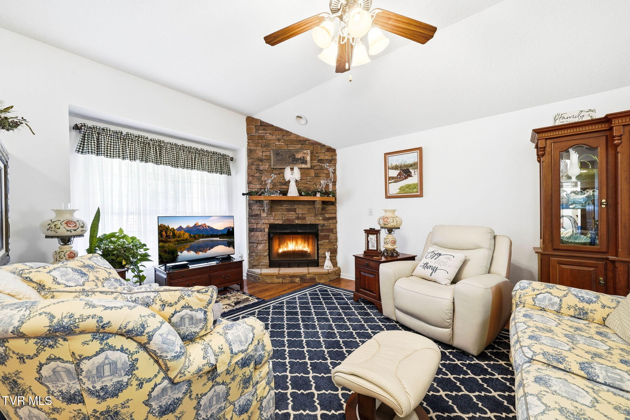 675 Willowcrest Place