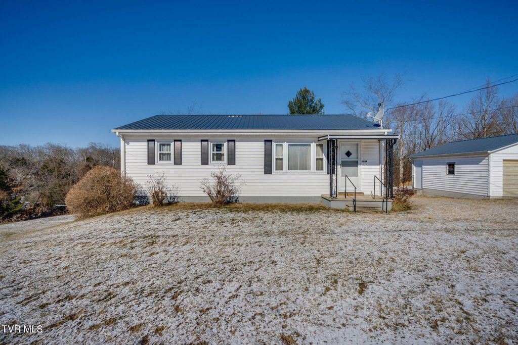 Photo of 2844 Rocky Springs Road, Piney Flats, TN 37686 (MLS # 9990622)