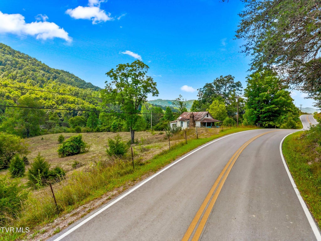 Photo of 1182 Poor Valley Road, Rogersville, TN 37857 (MLS # 9997141)