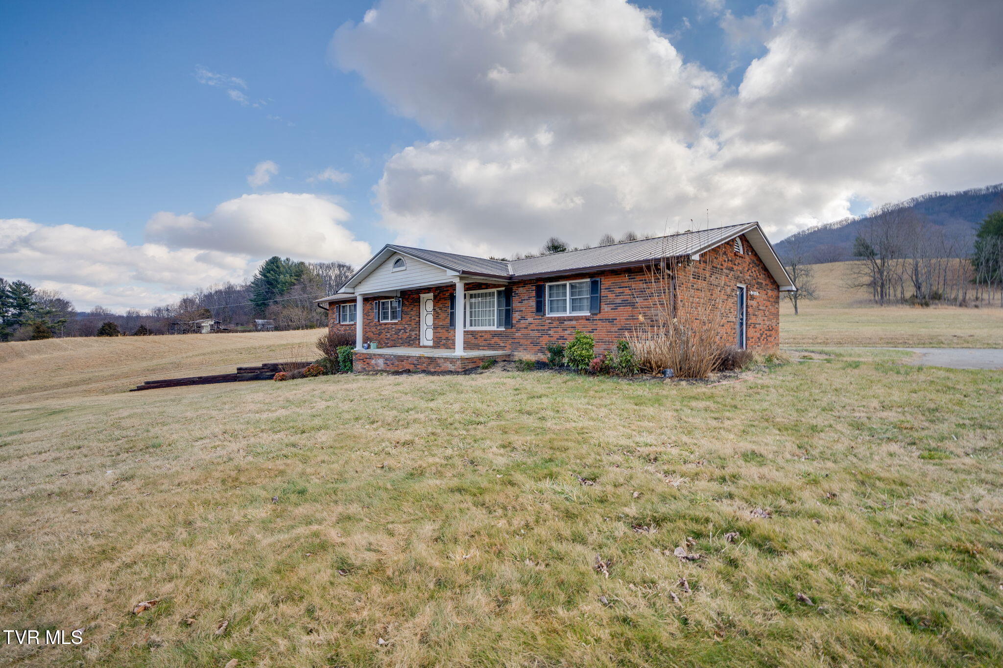 2517 Sinking Creek Road