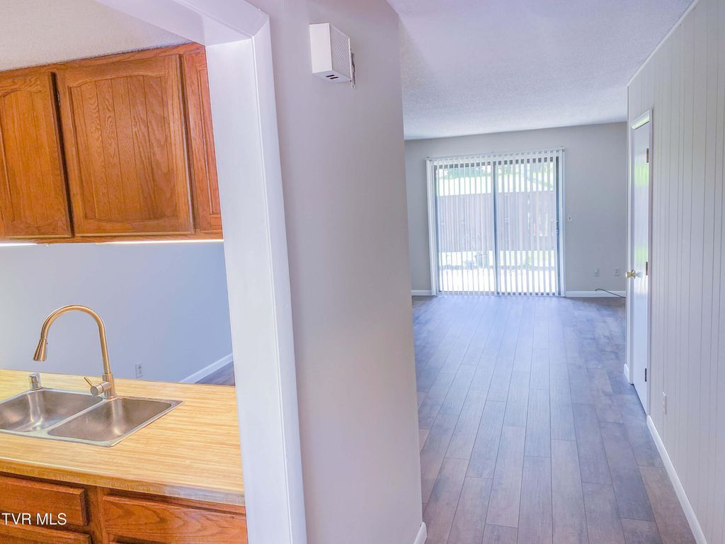 Photo of 746 Martin Luther King Jr Boulevard #0, Bristol, TN 37620 (MLS # 9990662)