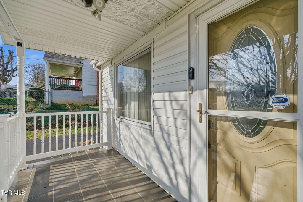 Photo of 307 Tween Hills Road, Bristol, TN 37620 (MLS # 9992360)