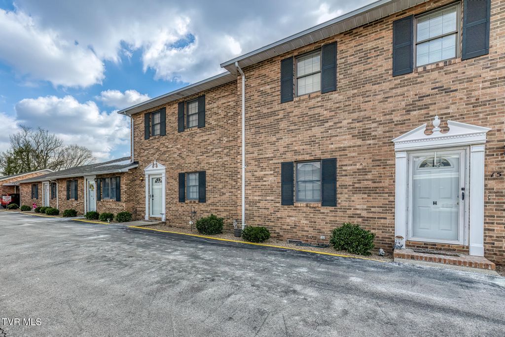 Photo of 1544 Jessee Street #H, Kingsport, TN 37664 (MLS # 9990653)
