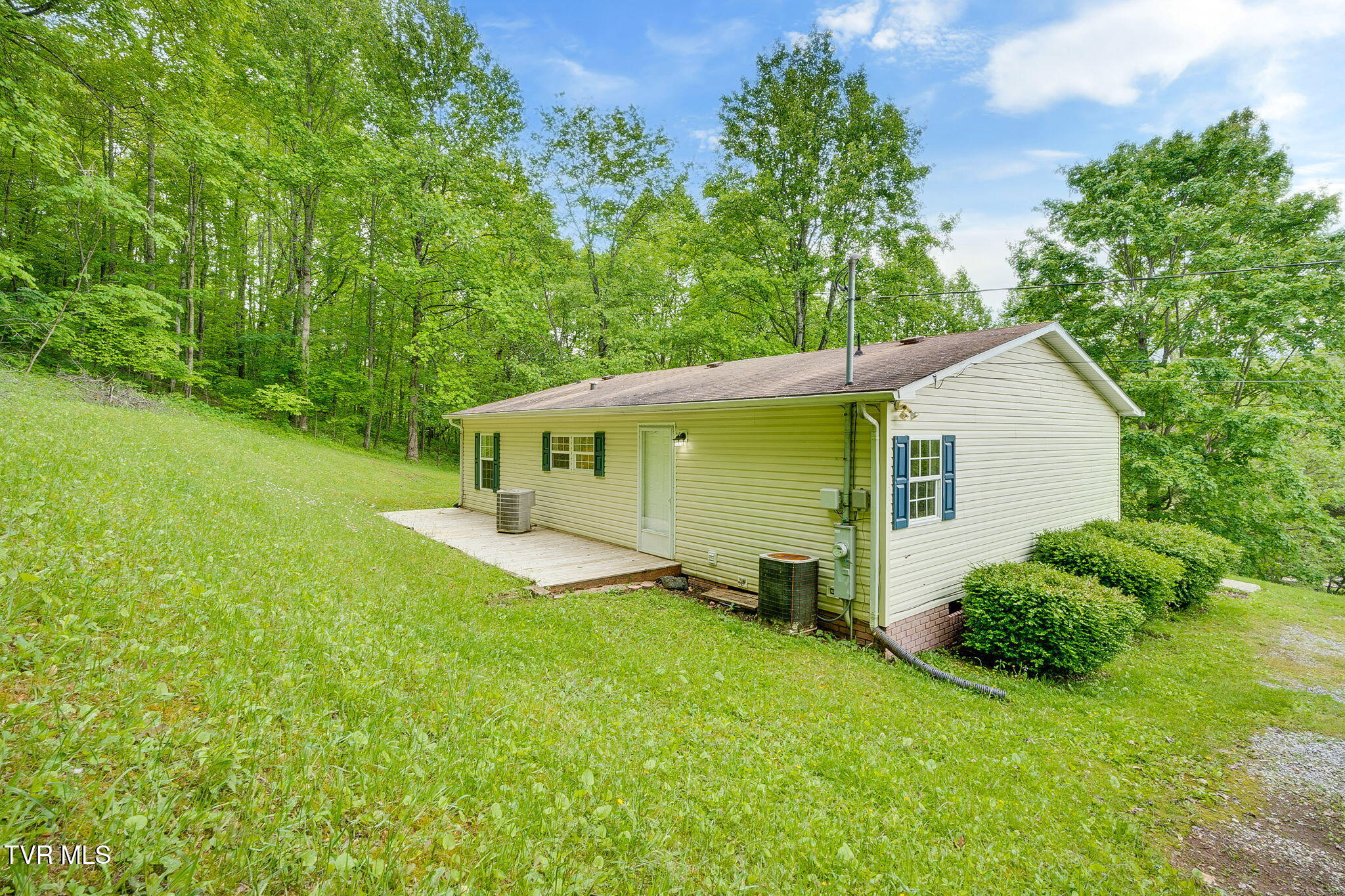 118 Berry Hill Road, Elizabethton, Tennessee image 22