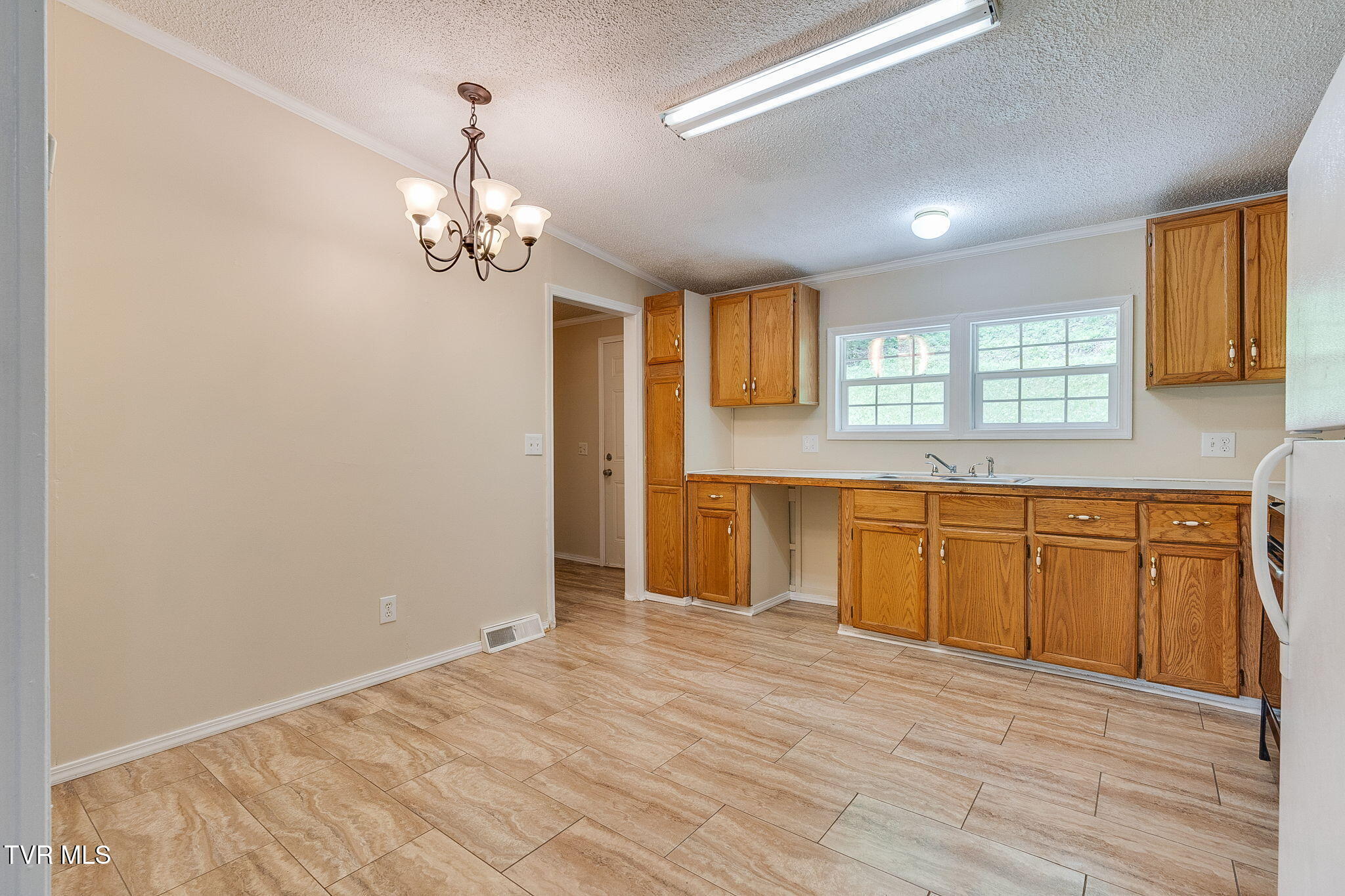 118 Berry Hill Road, Elizabethton, Tennessee image 8