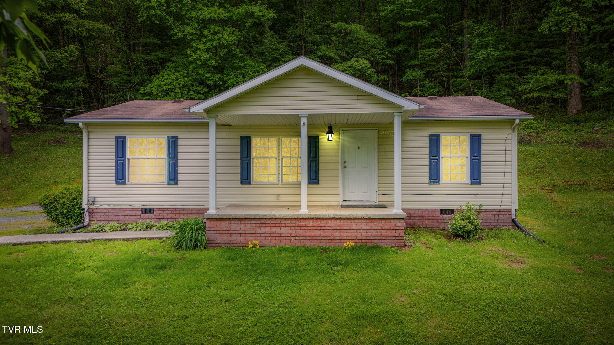 118 Berry Hill Road, Elizabethton, Tennessee image 1