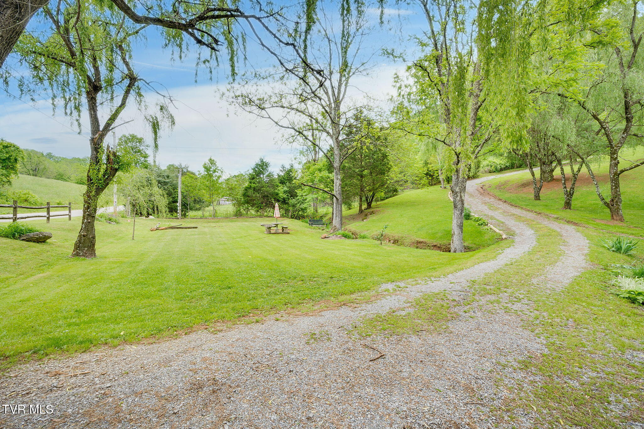 118 Berry Hill Road, Elizabethton, Tennessee image 3