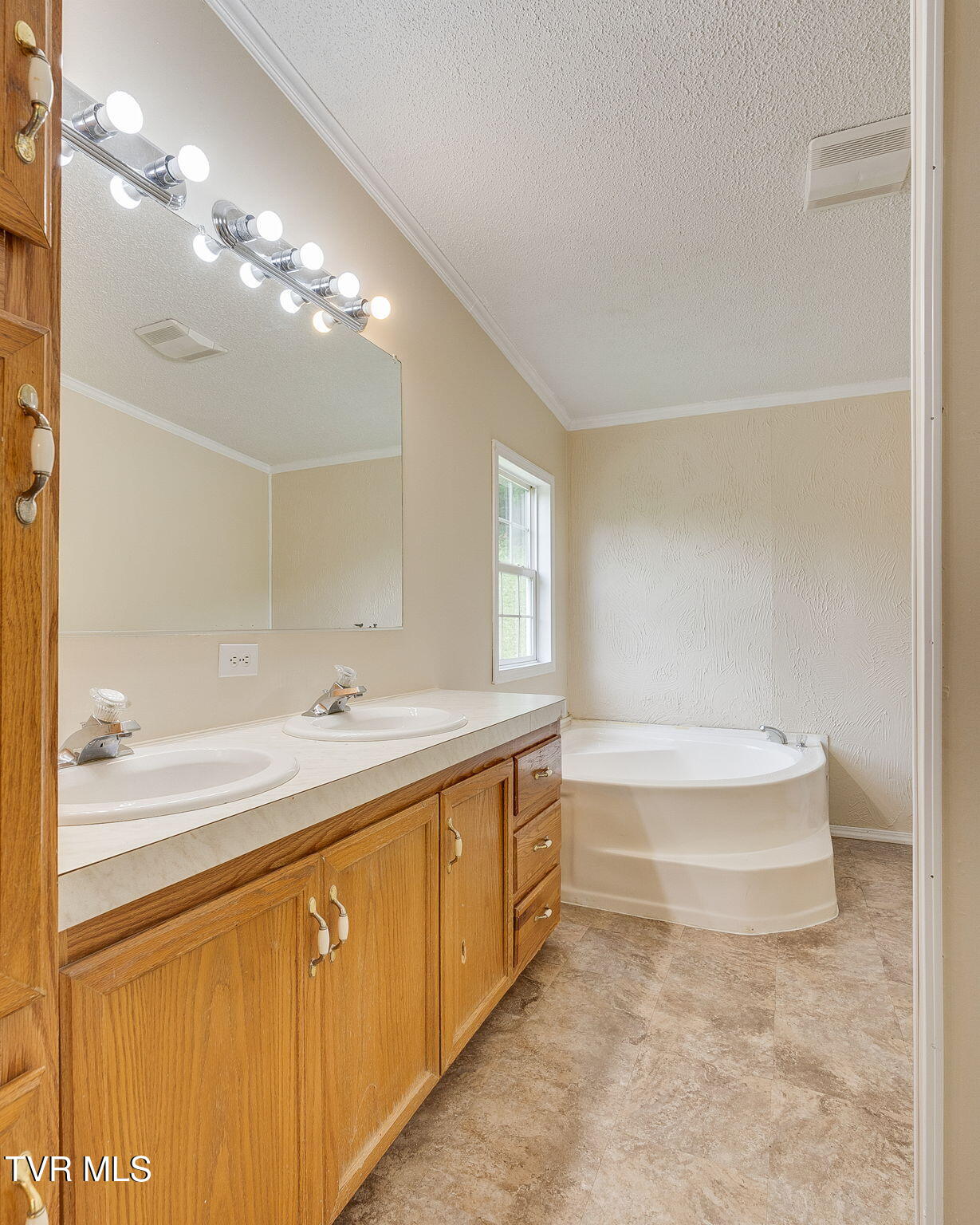 118 Berry Hill Road, Elizabethton, Tennessee image 15