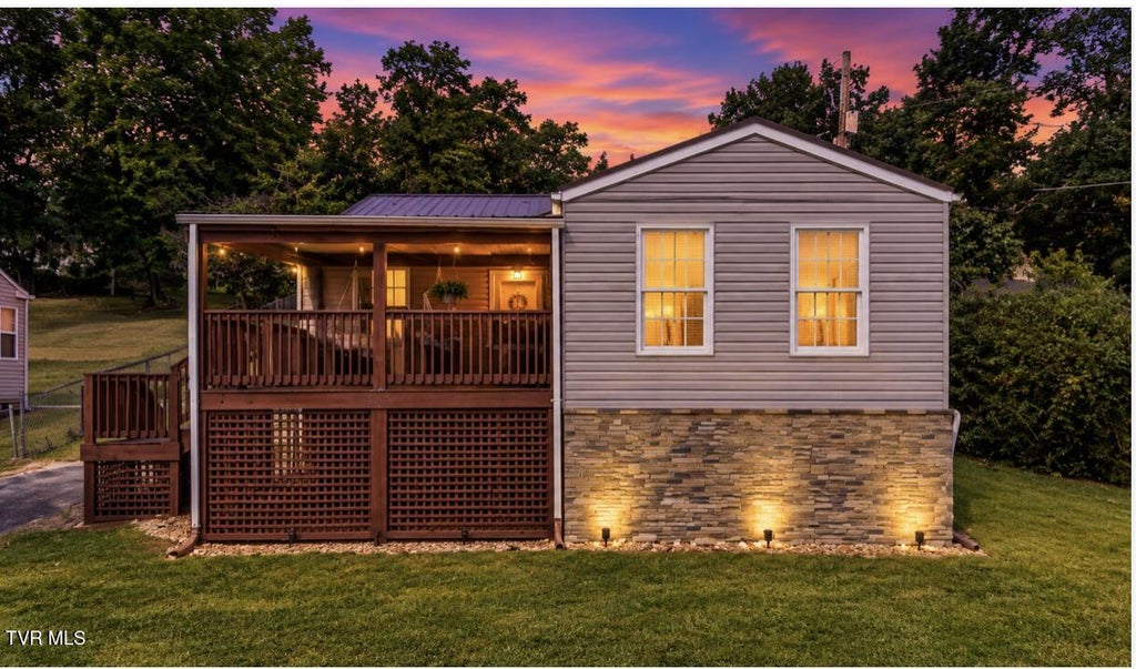 Photo of 2012 Woodbine Street, Kingsport, TN 37660 (MLS # 10000775)