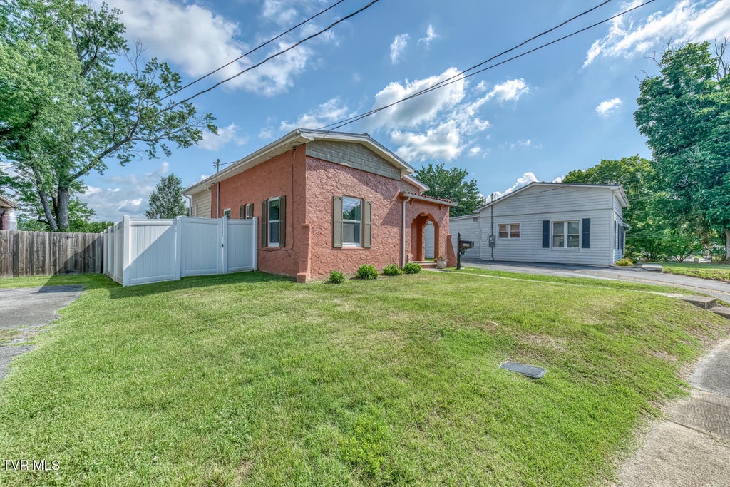 Photo of 1603 Burgie Street, Elizabethton, TN 37643 (MLS # 9996810)