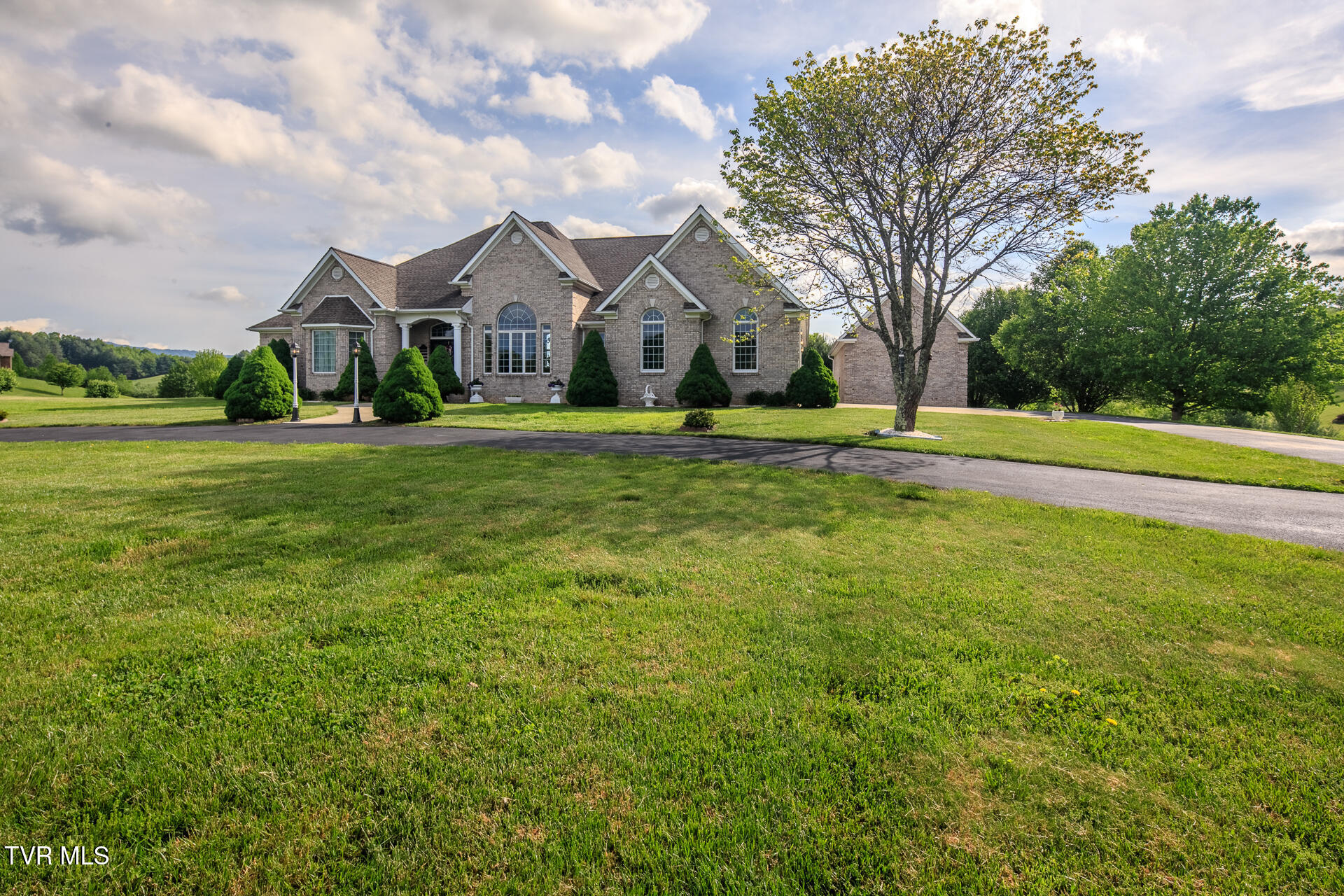 1738 Harbin Hill Road, Mountain City, Tennessee image 1
