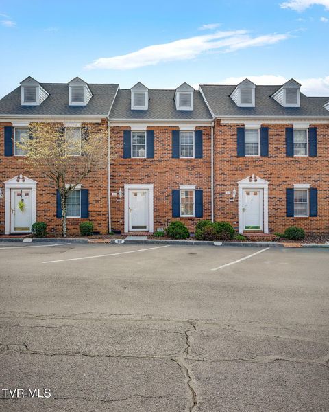 Photo of 400 Sunset Drive #Apt Q86, Johnson City, TN 37604 (MLS # 9992981)