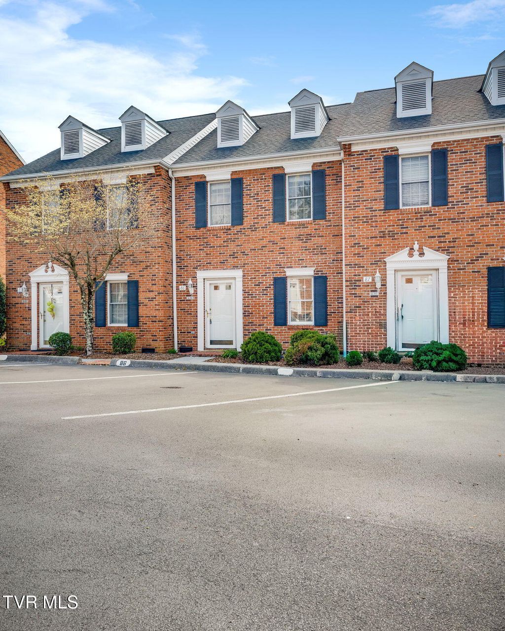 Photo of 400 Sunset Drive #Apt Q86, Johnson City, TN 37604 (MLS # 9992981)