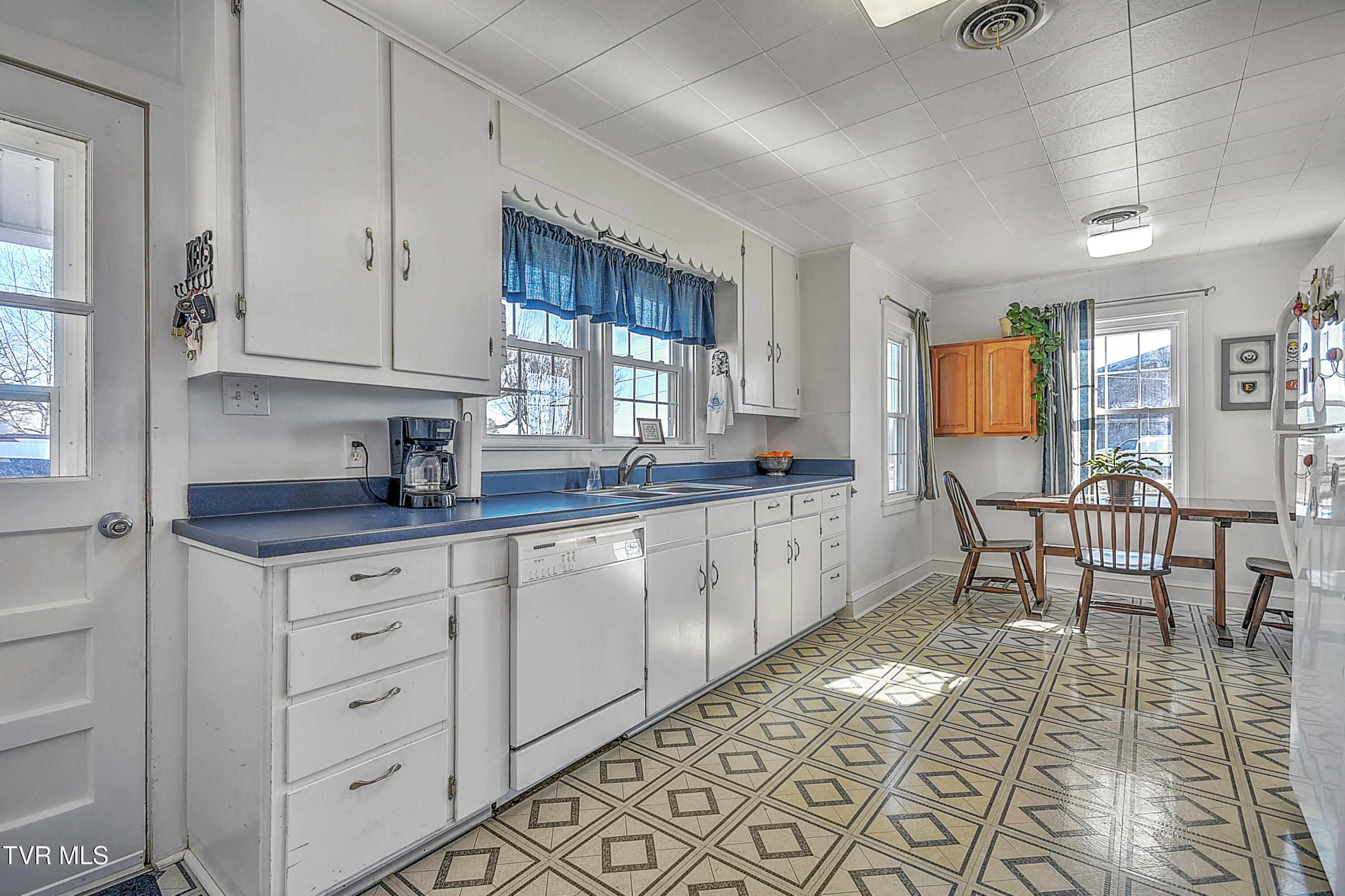 1240 Whirlwind Road, Greeneville, Tennessee image 8