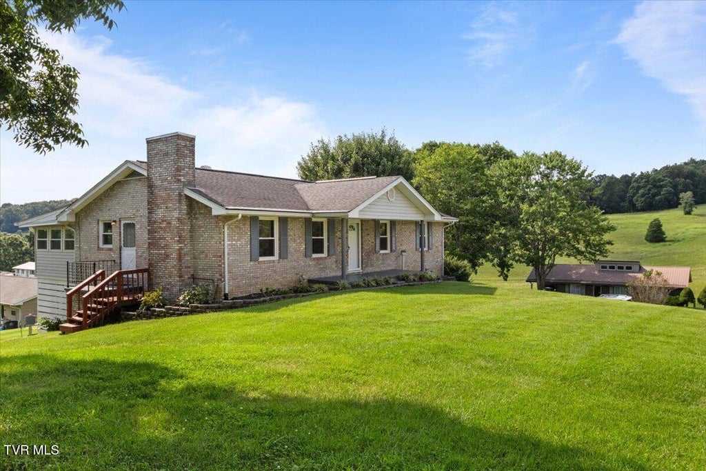 Photo of 913 Ithaca Street, Mount Carmel, TN 37645 (MLS # 9998766)