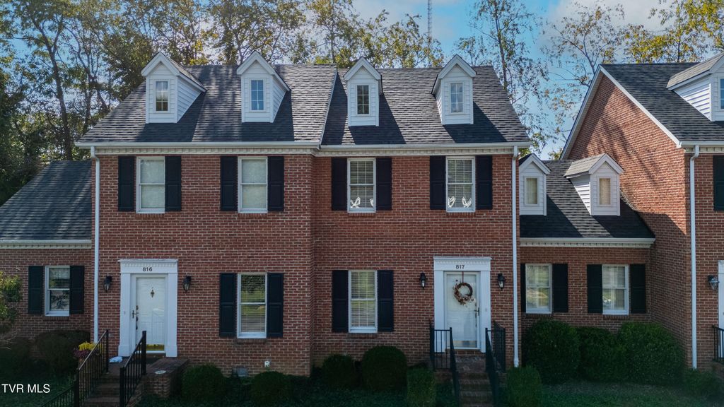 Photo of 817 Wayne Ave Avenue #817, Abingdon, VA 24210 (MLS # 9981743)