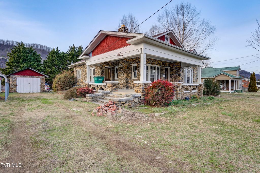 Photo of 1027 Elm Avenue, Erwin, TN 37650 (MLS # 9991628)