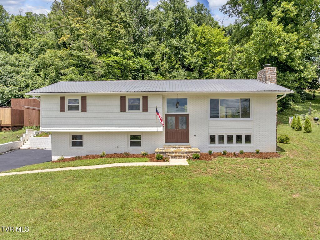 Photo of 640 Foothills Road, Kingsport, TN 37663 (MLS # 9983125)