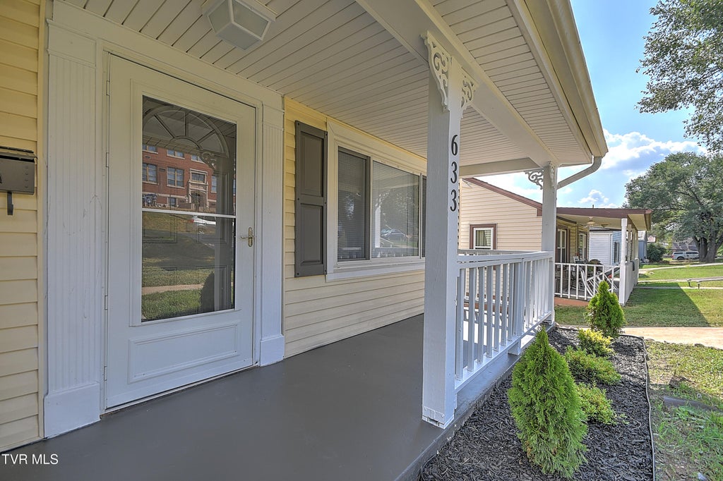 Photo of 633 Jackson Street, Kingsport, TN 37660 (MLS # 10000534)