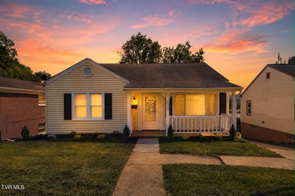Photo of 633 Jackson Street, Kingsport, TN 37660 (MLS # 10000534)