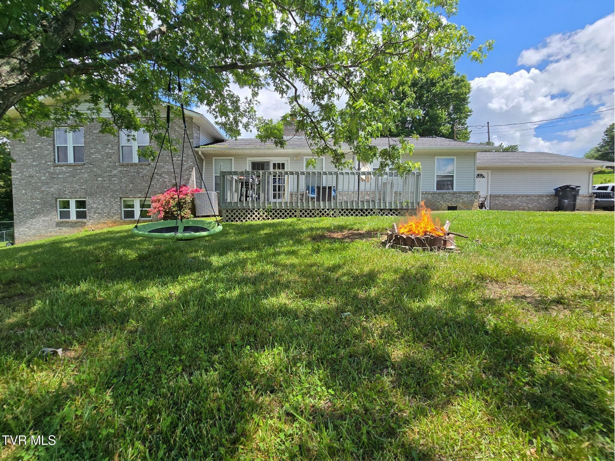1382 Elijah Martin Road, Whitesburg, Tennessee image 2