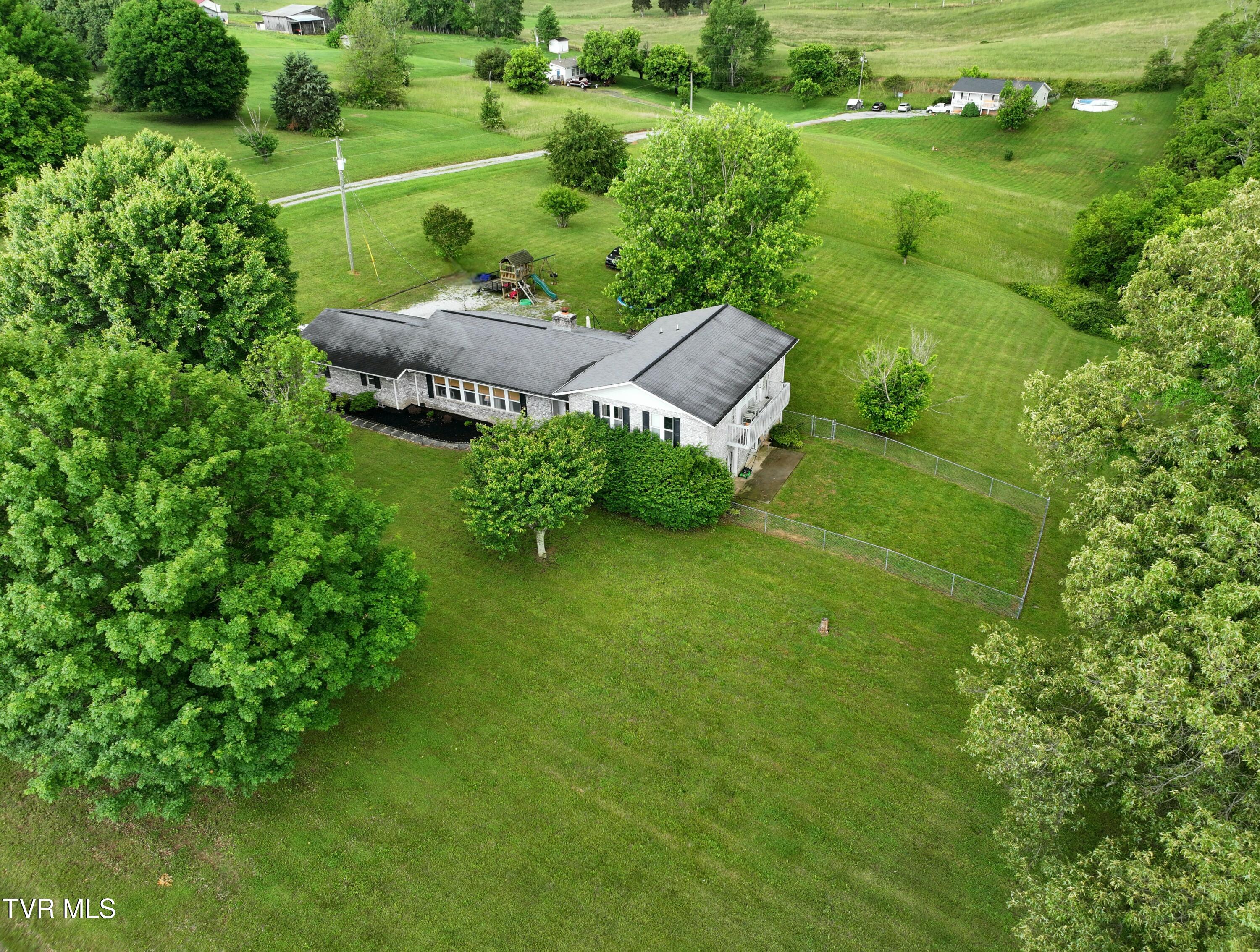 1382 Elijah Martin Road, Whitesburg, Tennessee image 5