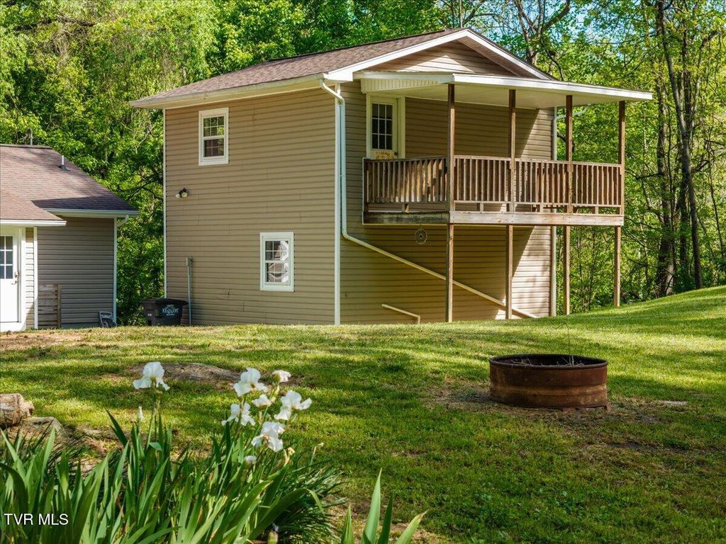 Photo of 470 Shady View Road, Kingsport, TN 37664 (MLS # 9994396)