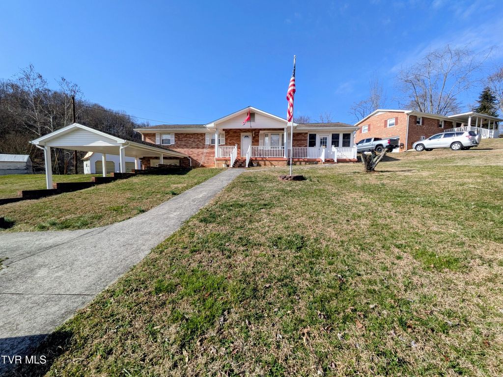 Photo of 205 Live Oak Drive, Kingsport, TN 37660 (MLS # 9990380)