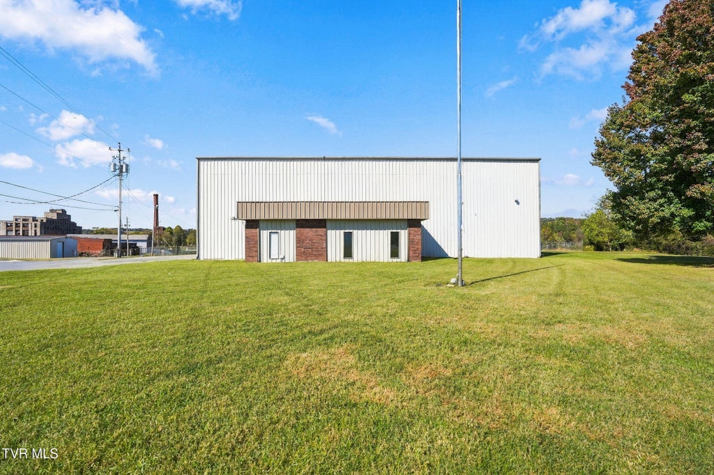 Photo of 300 Cherokee Park Drive, Elizabethton, TN 37643 (MLS # 10002507)
