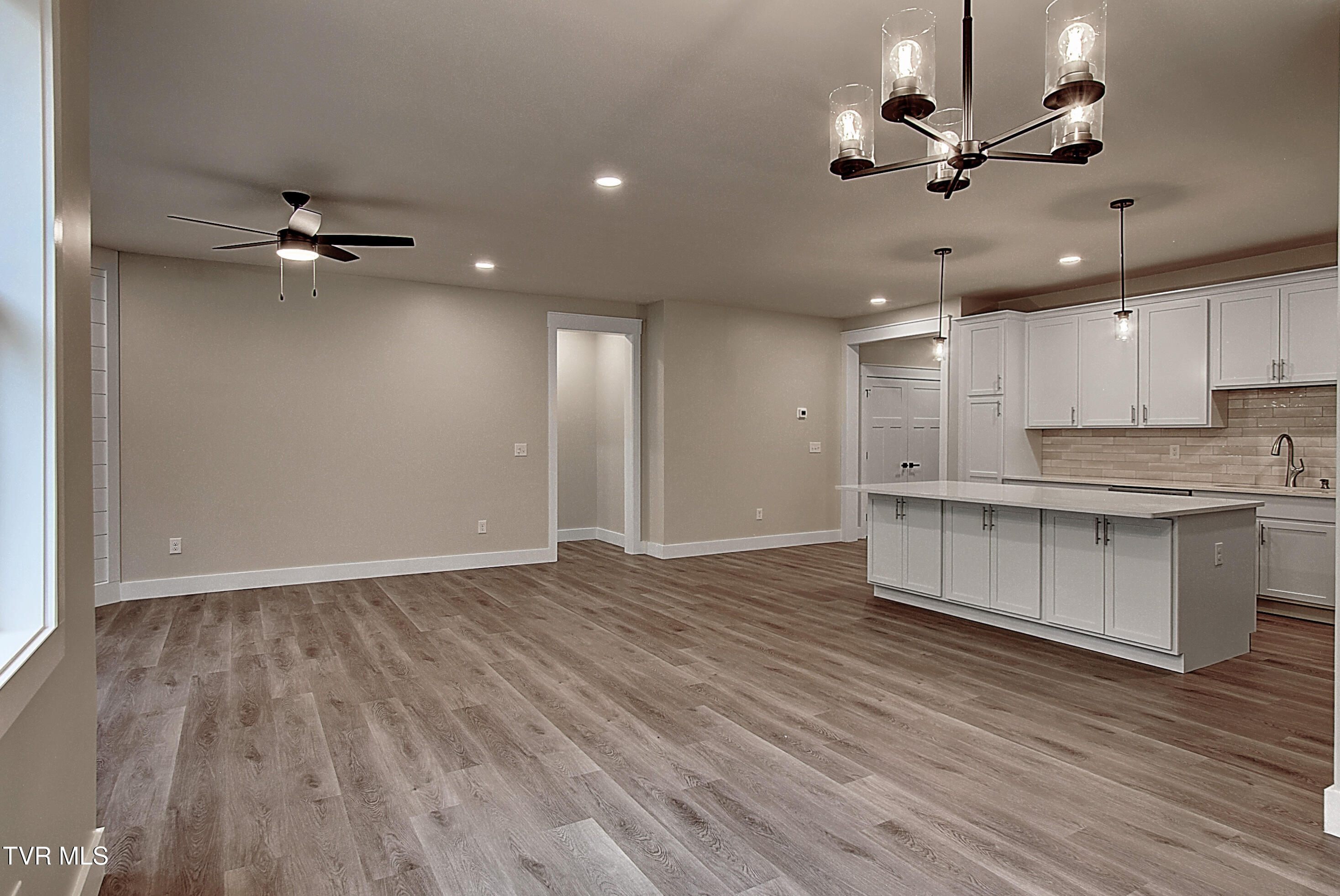 Johnson City, Tennessee 37615, United States, 3 Bedrooms Bedrooms, ,3 BathroomsBathrooms,Residential,Active,184756