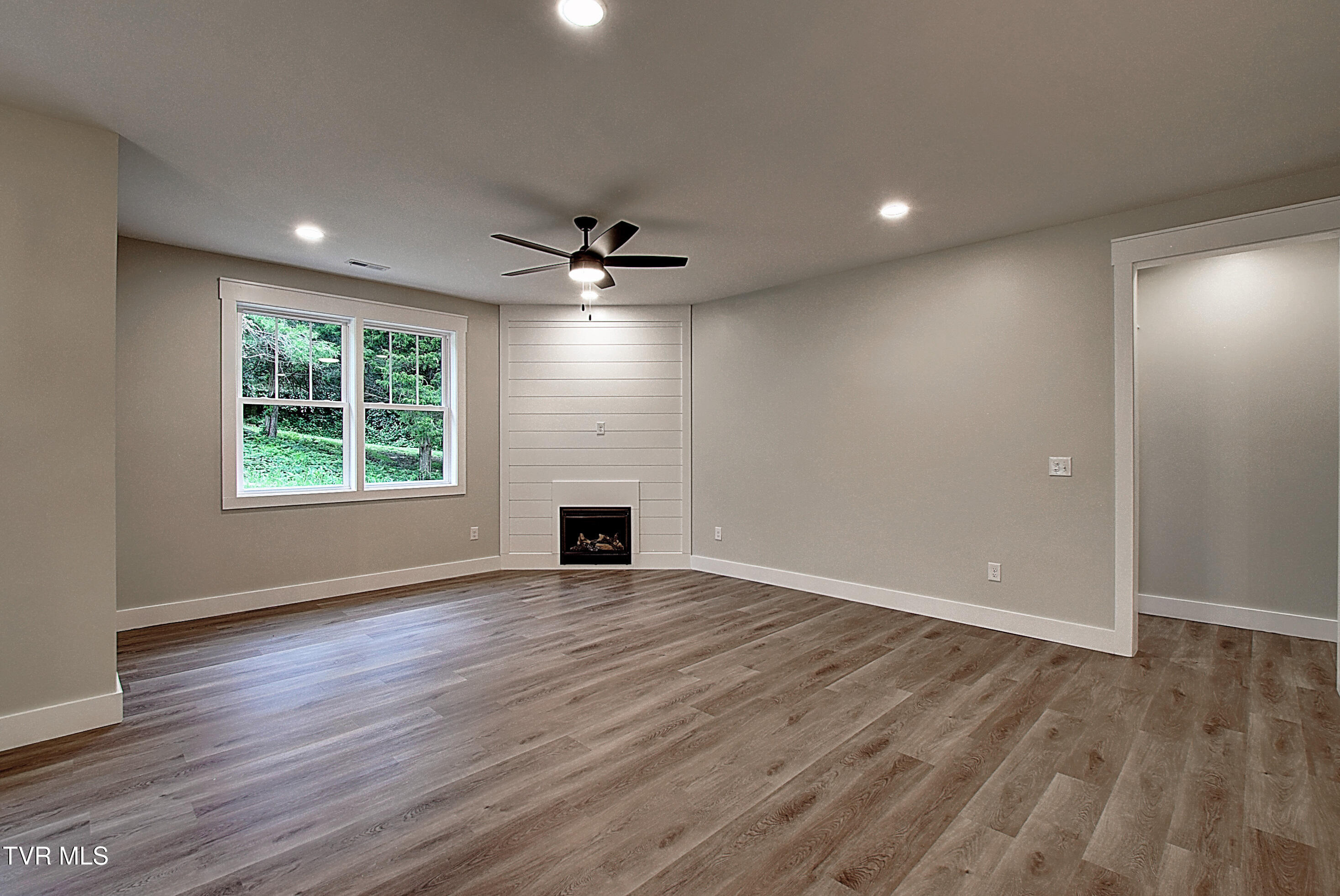 Johnson City, Tennessee 37615, United States, 3 Bedrooms Bedrooms, ,3 BathroomsBathrooms,Residential,Active,184756