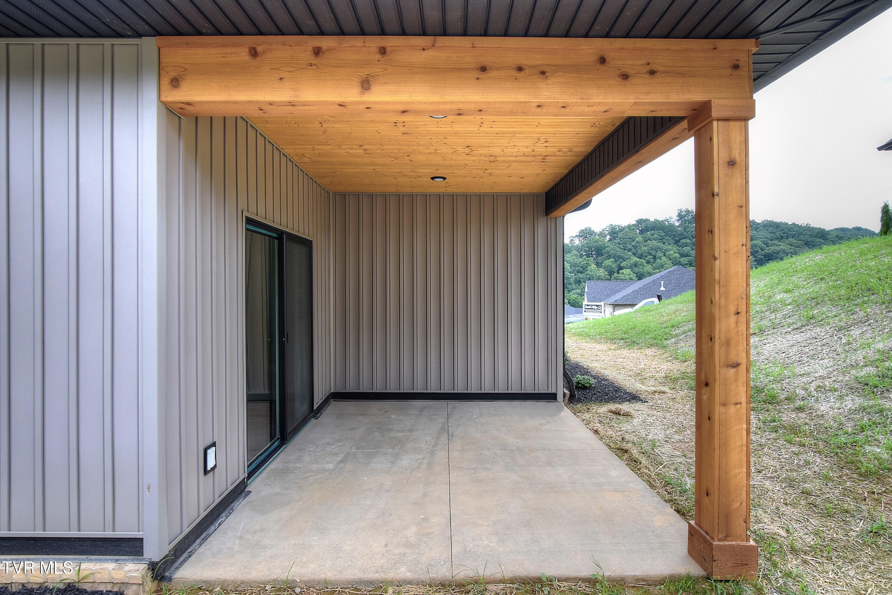 Johnson City, Tennessee 37615, United States, 3 Bedrooms Bedrooms, ,3 BathroomsBathrooms,Residential,Active,184756