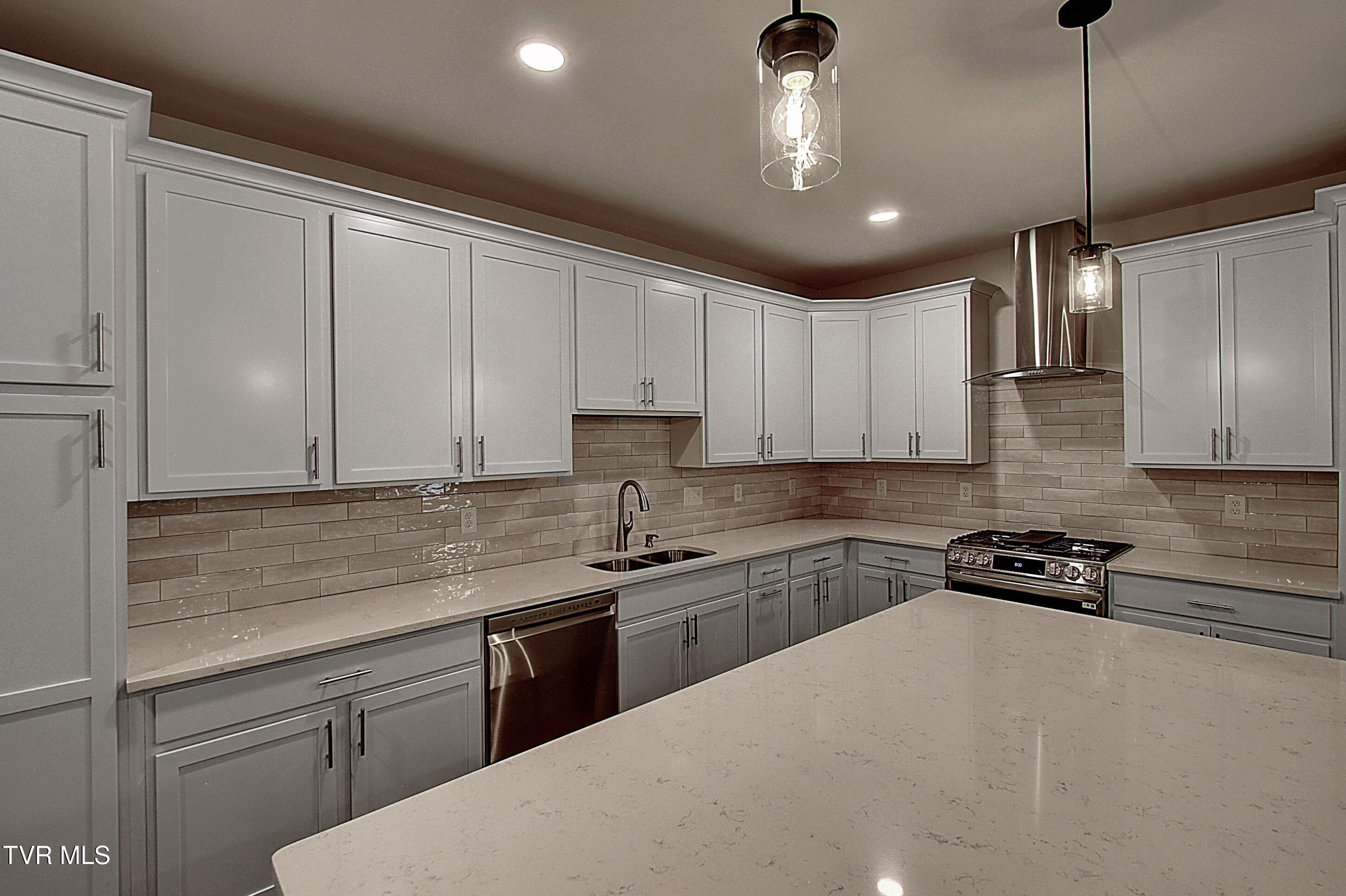 Johnson City, Tennessee 37615, United States, 3 Bedrooms Bedrooms, ,3 BathroomsBathrooms,Residential,Active,184756