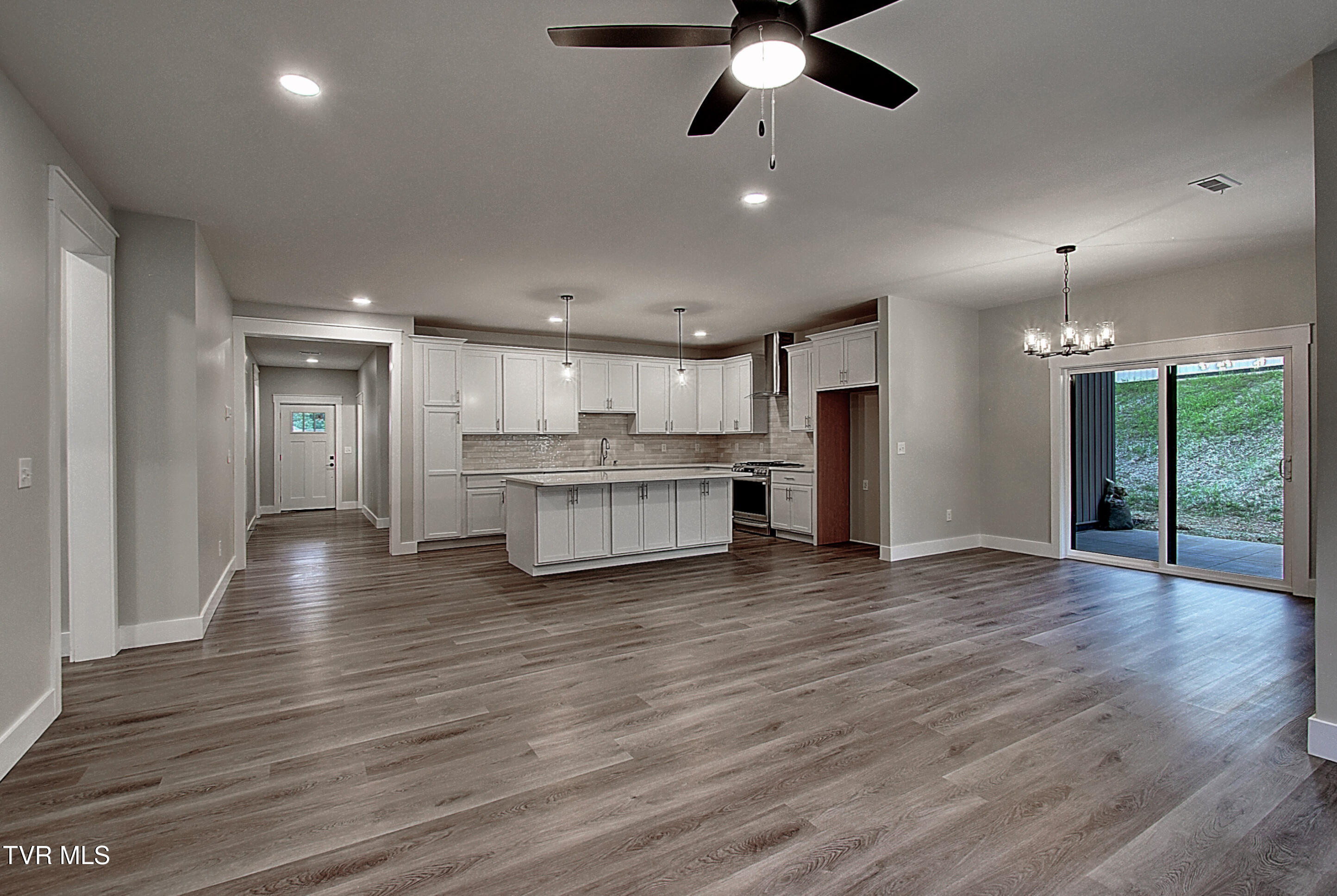 Johnson City, Tennessee 37615, United States, 3 Bedrooms Bedrooms, ,3 BathroomsBathrooms,Residential,Active,184756