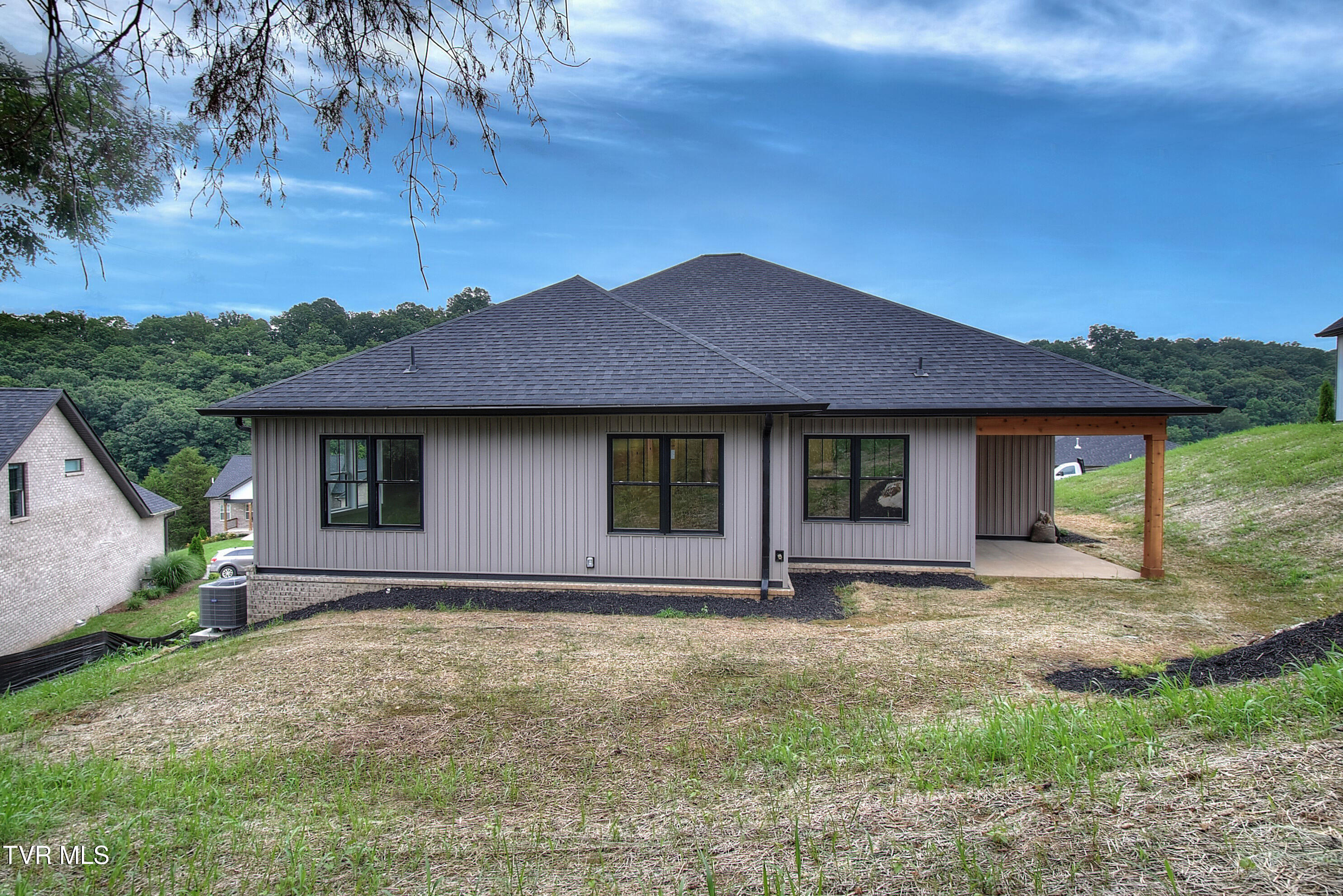 Johnson City, Tennessee 37615, United States, 3 Bedrooms Bedrooms, ,3 BathroomsBathrooms,Residential,Active,184756