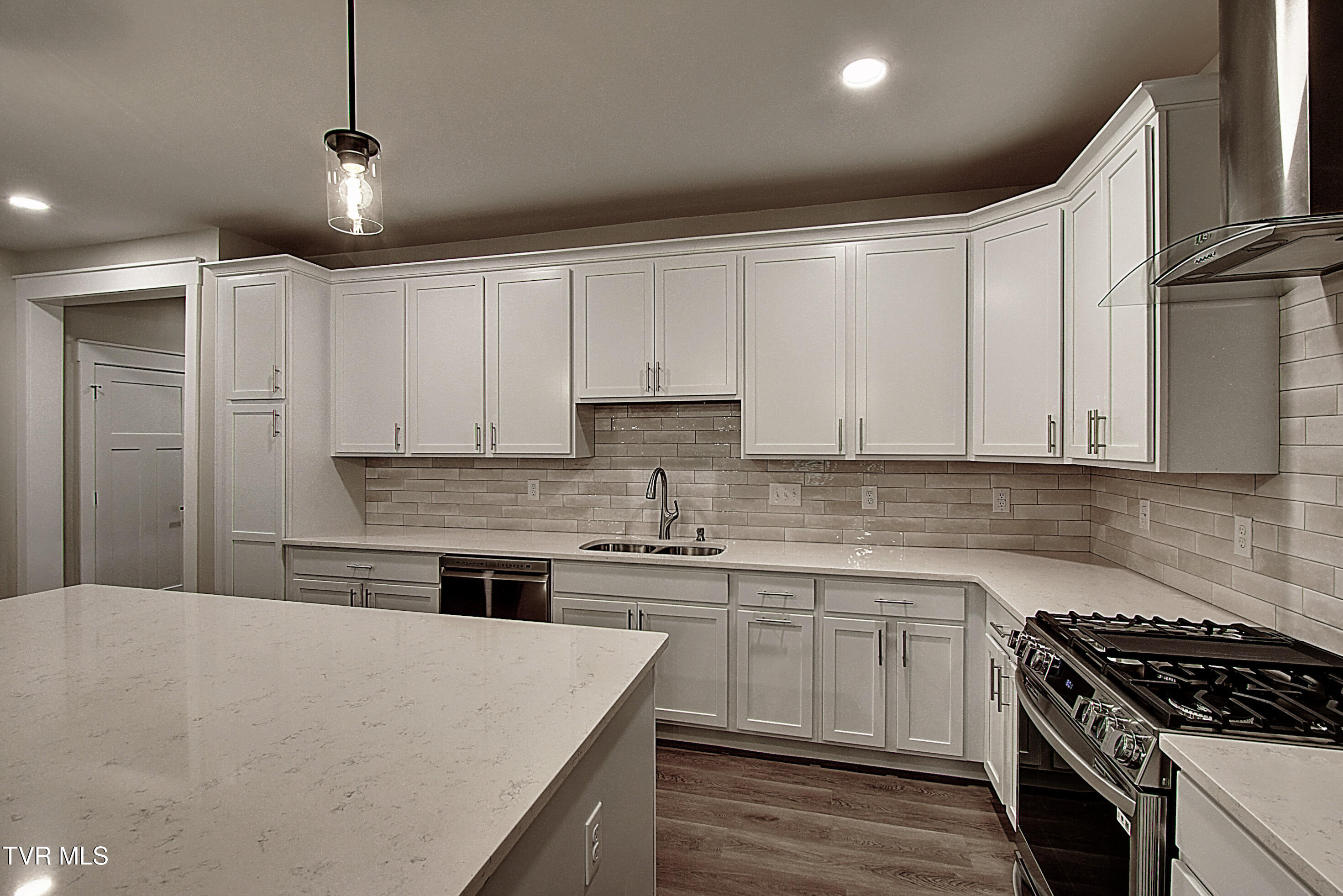 Johnson City, Tennessee 37615, United States, 3 Bedrooms Bedrooms, ,3 BathroomsBathrooms,Residential,Active,184756