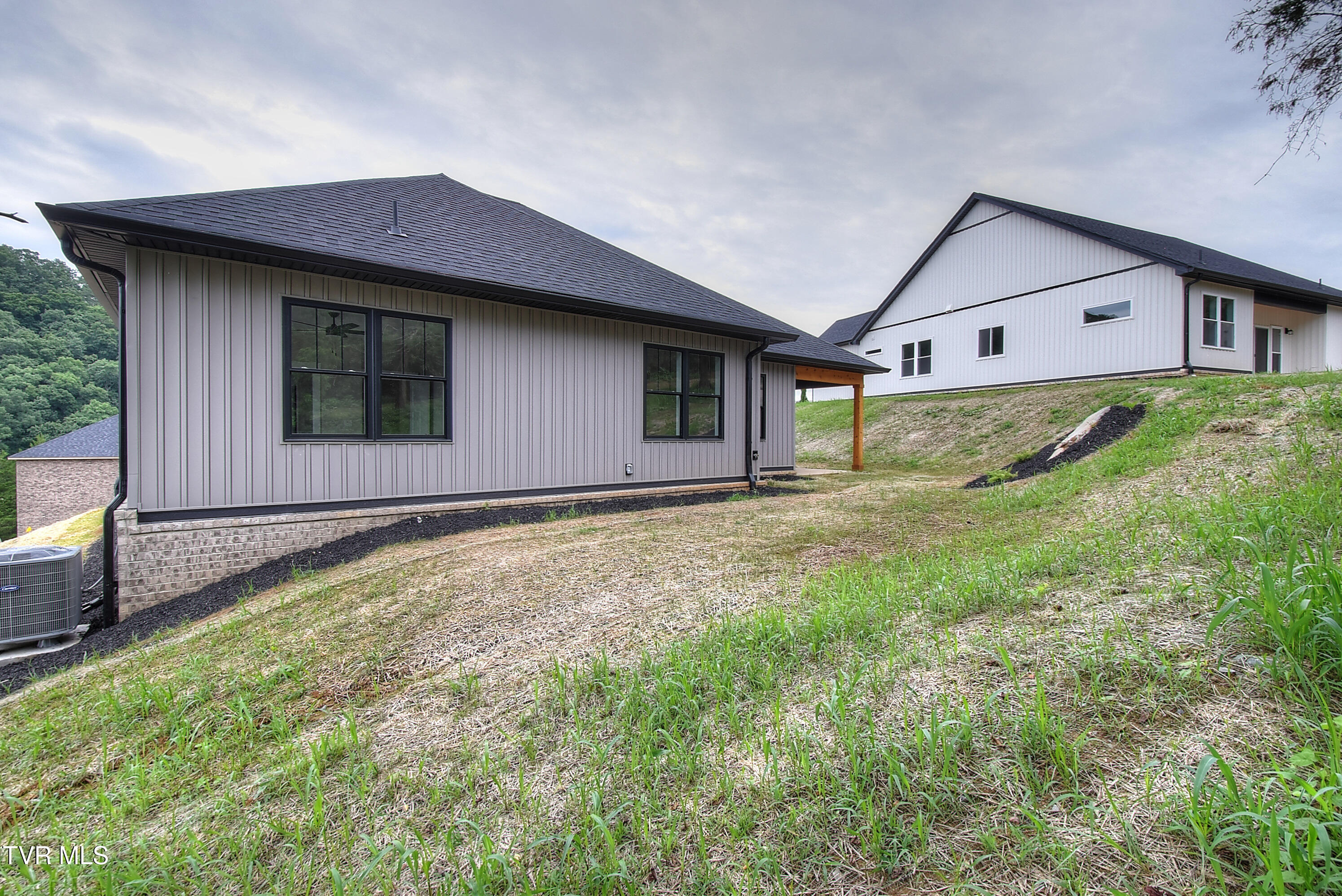 Johnson City, Tennessee 37615, United States, 3 Bedrooms Bedrooms, ,3 BathroomsBathrooms,Residential,Active,184756