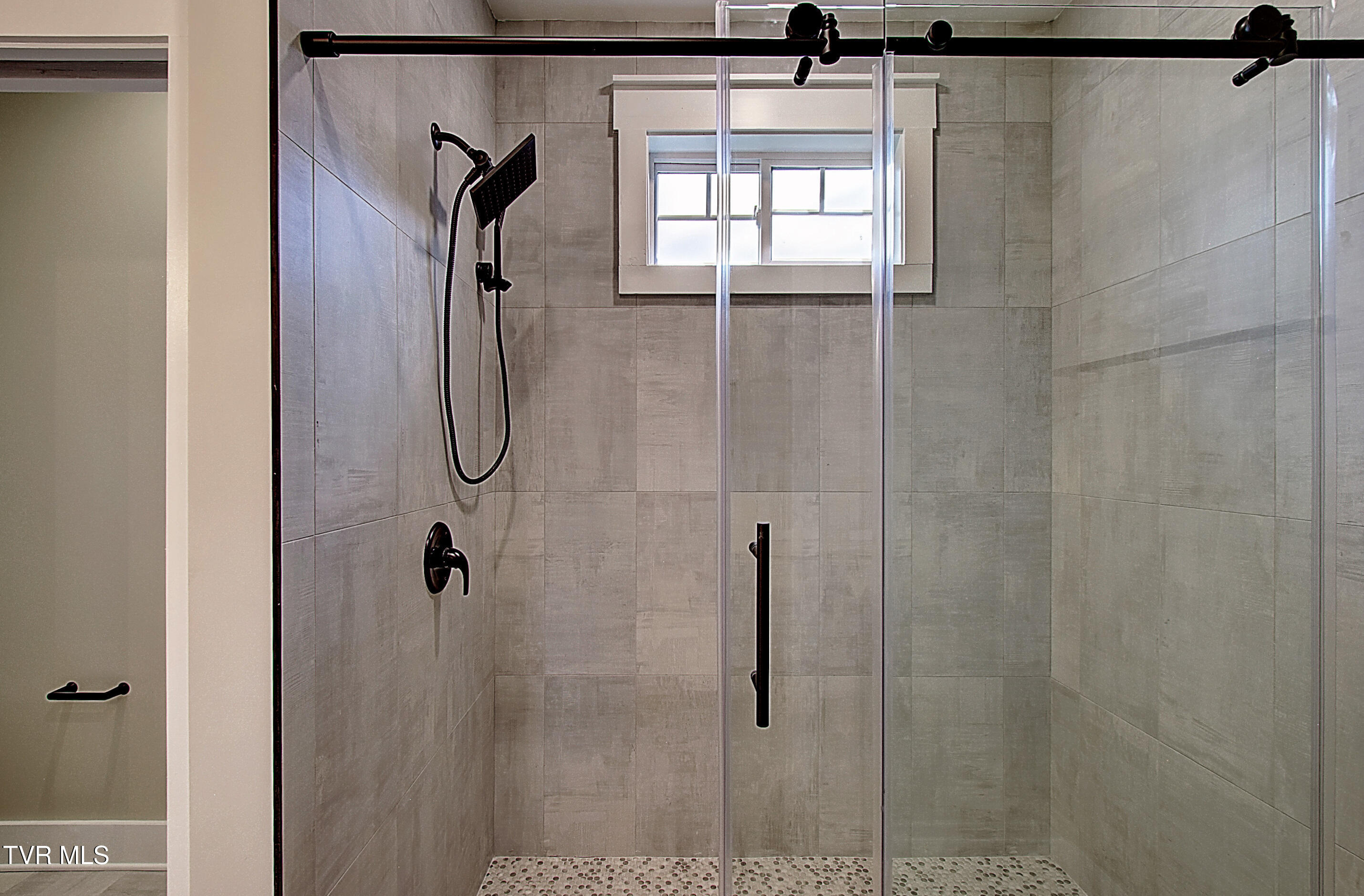 Johnson City, Tennessee 37615, United States, 3 Bedrooms Bedrooms, ,3 BathroomsBathrooms,Residential,Active,184756