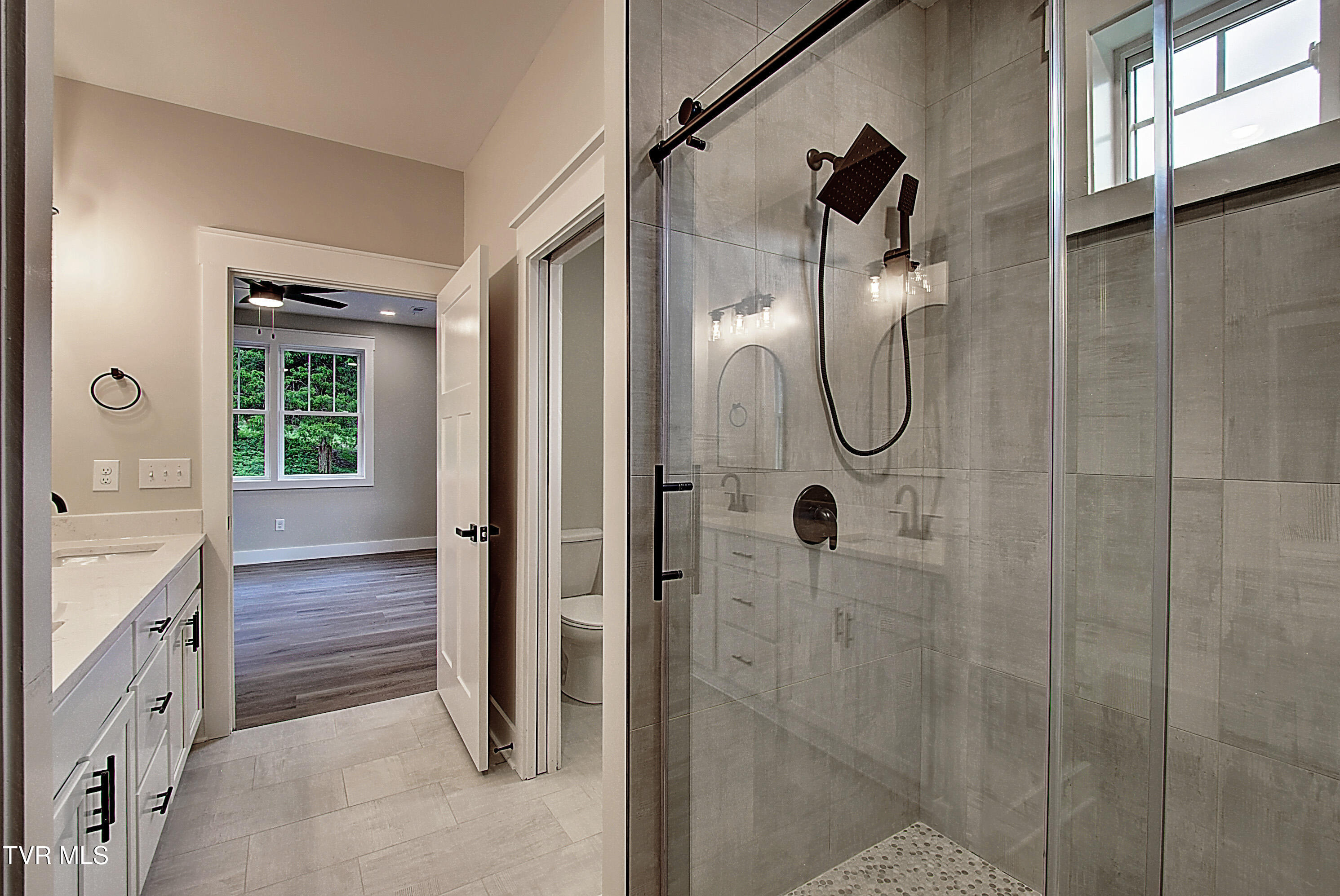 Johnson City, Tennessee 37615, United States, 3 Bedrooms Bedrooms, ,3 BathroomsBathrooms,Residential,Active,184756