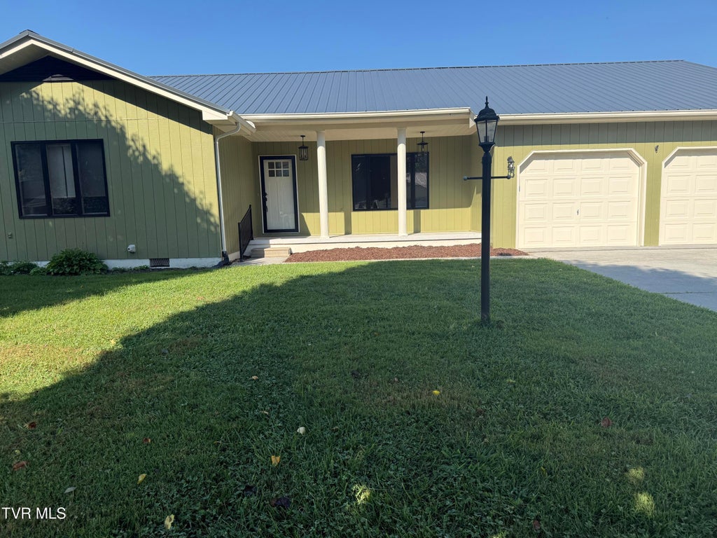 Photo of 190 Mayfield Drive, Elizabethton, TN 37643 (MLS # 10000191)