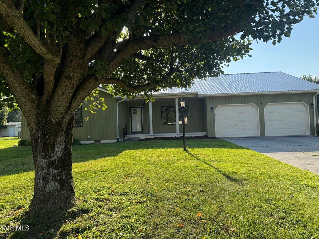 Photo of 190 Mayfield Drive, Elizabethton, TN 37643 (MLS # 10000191)