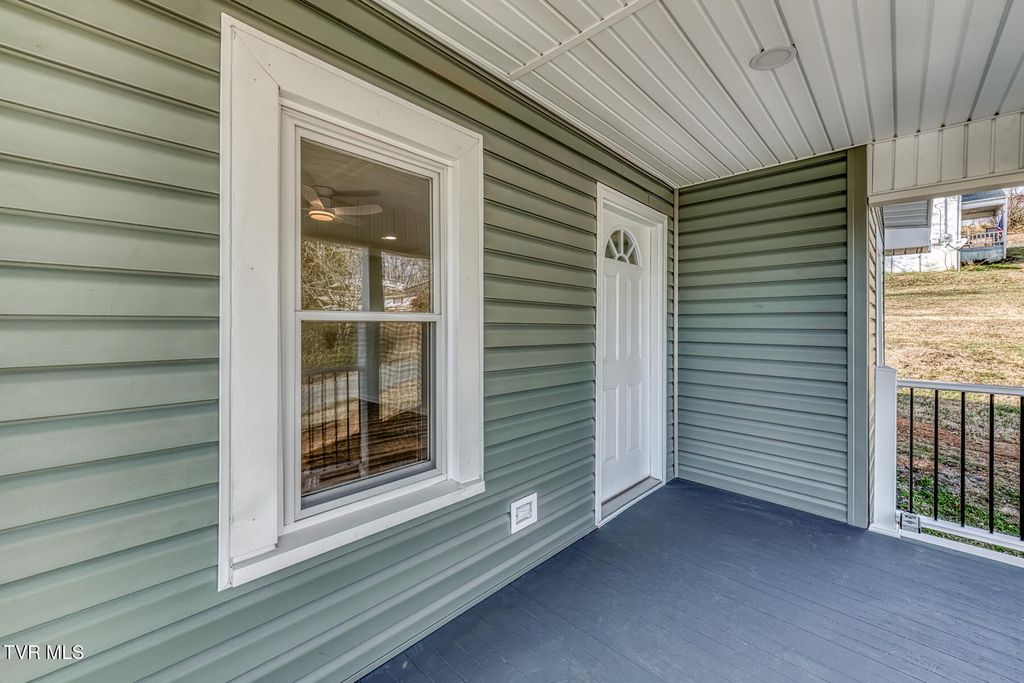 Photo of 420 Rogers Avenue, Kingsport, TN 37660 (MLS # 9989806)