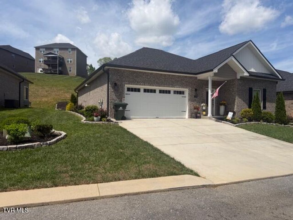 Photo of 190 Quiet Stroll Lane, Johnson City, TN 37615 (MLS # 9994062)