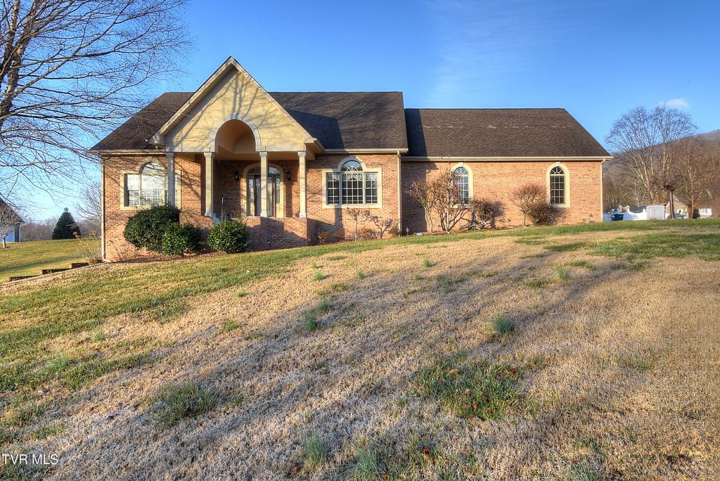 Photo of 295 Sunrise Drive, Elizabethton, TN 37643 (MLS # 9989901)