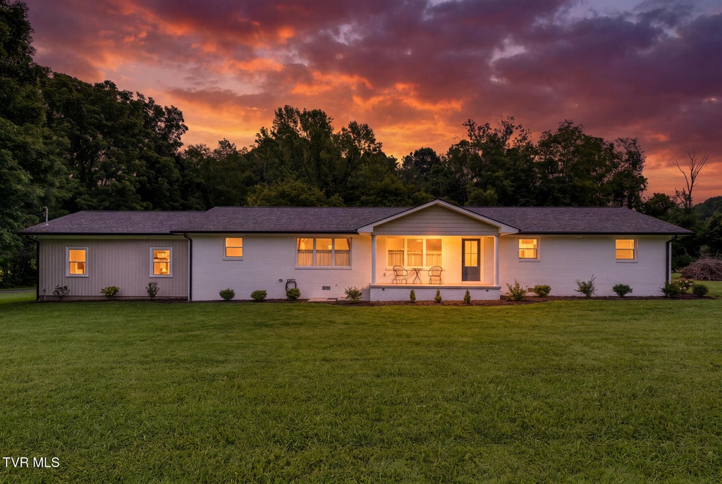 Photo of 5022 Unicoi Drive, Unicoi, TN 37692 (MLS # 10002140)