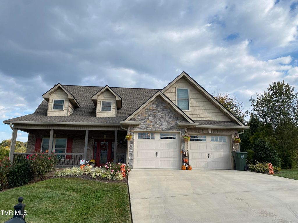 Photo of 1276 Savin Falls, Johnson City, TN 37615 (MLS # 9992213)