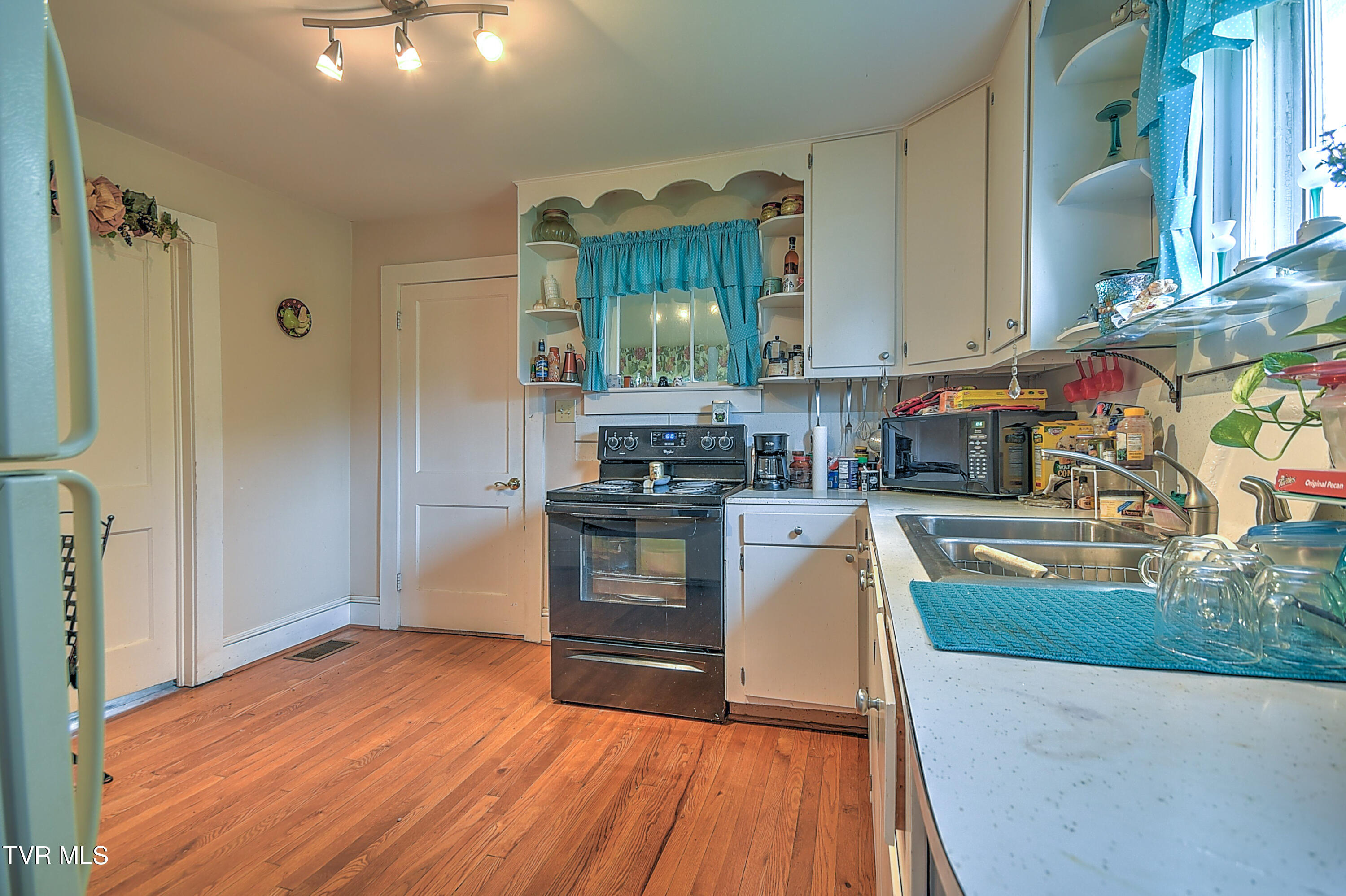 201 Dover Avenue, Mount Carmel, Tennessee image 27