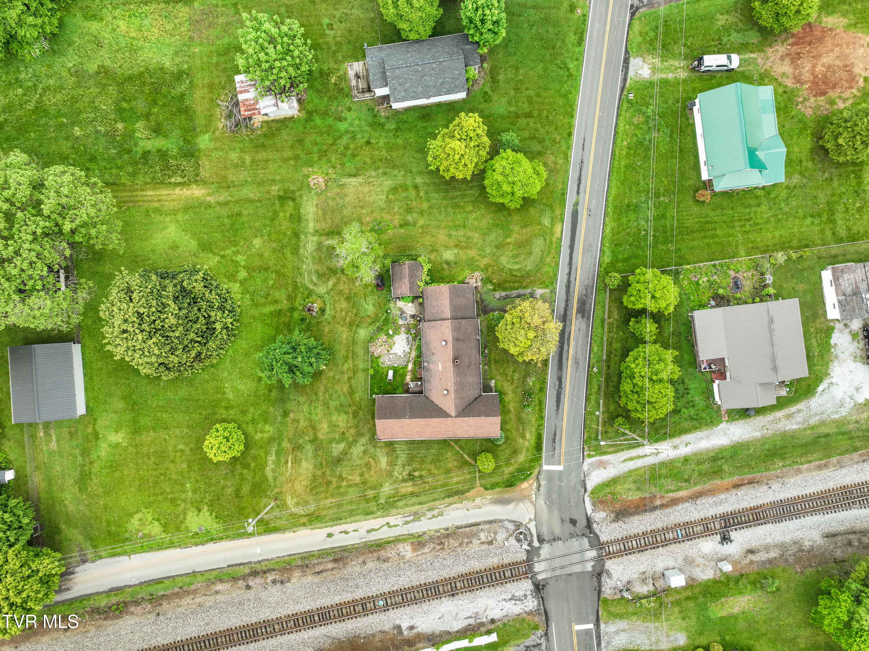 201 Dover Avenue, Mount Carmel, Tennessee image 20