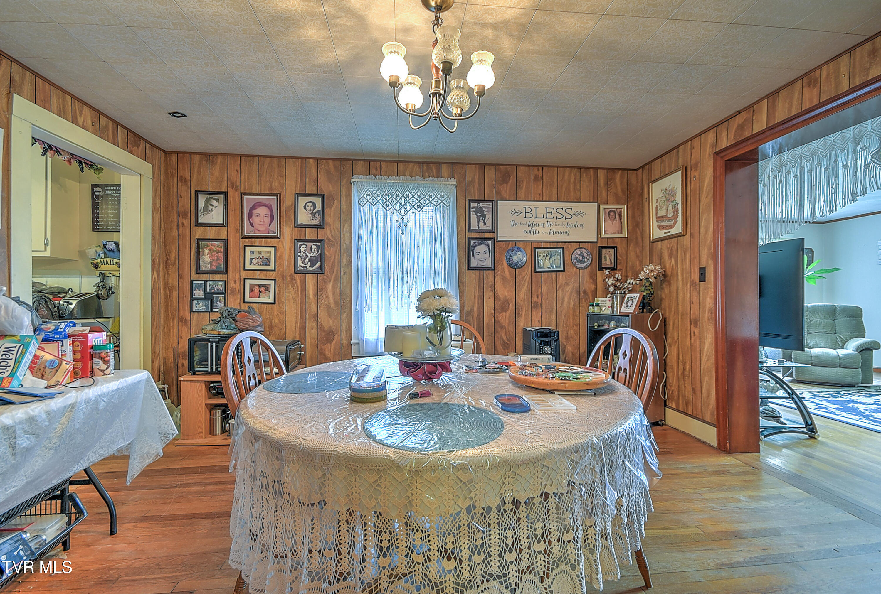 201 Dover Avenue, Mount Carmel, Tennessee image 24