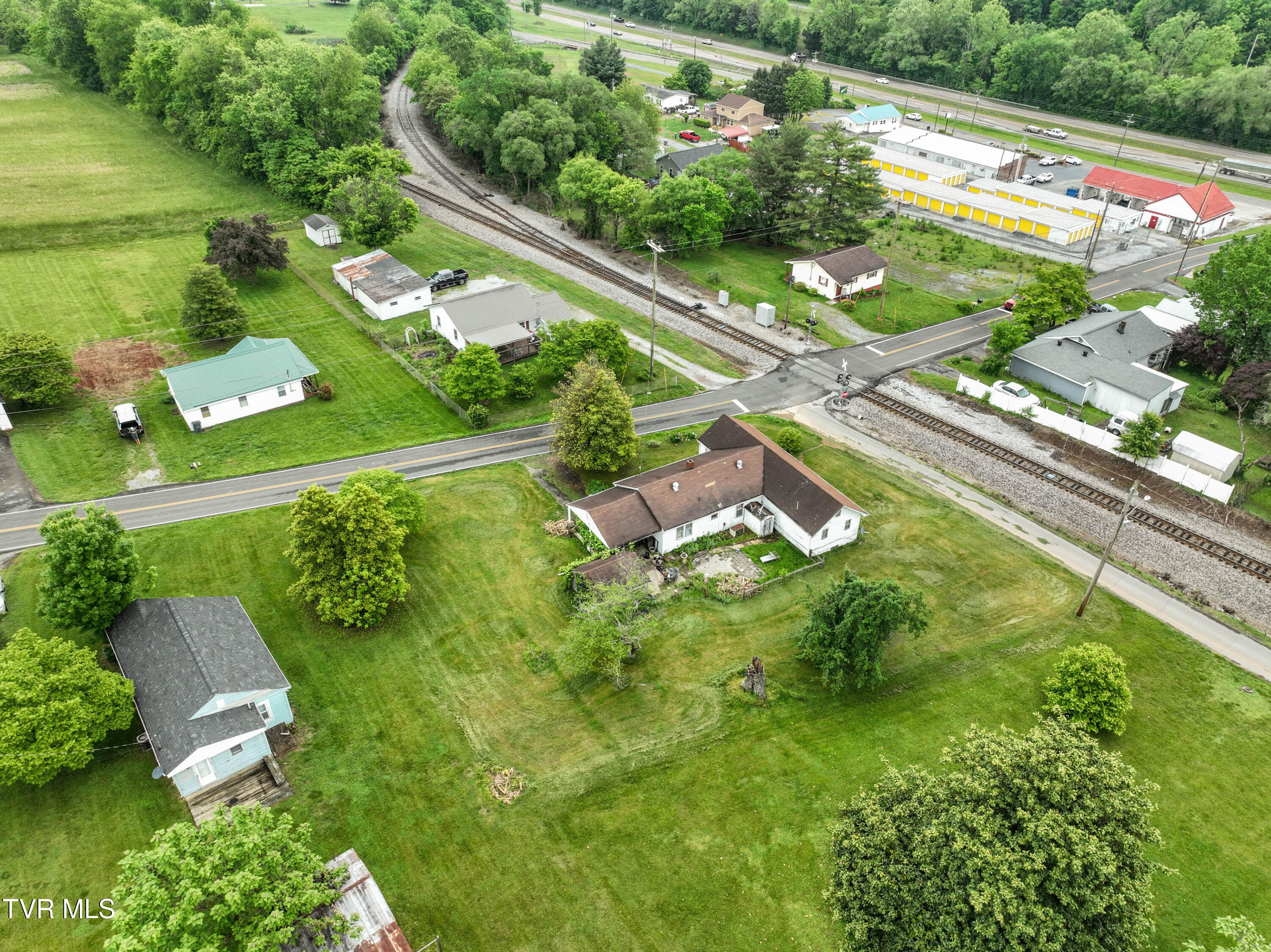 201 Dover Avenue, Mount Carmel, Tennessee image 17